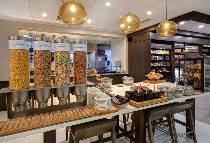 فندق Hilton Garden Inn Ft Myers