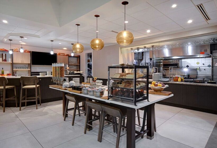 فندق Hilton Garden Inn Ft Myers