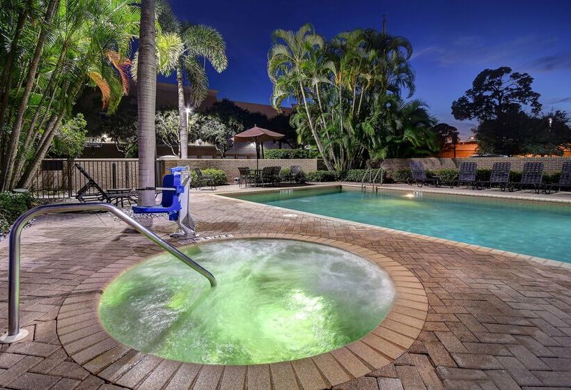 فندق Hilton Garden Inn Ft Myers