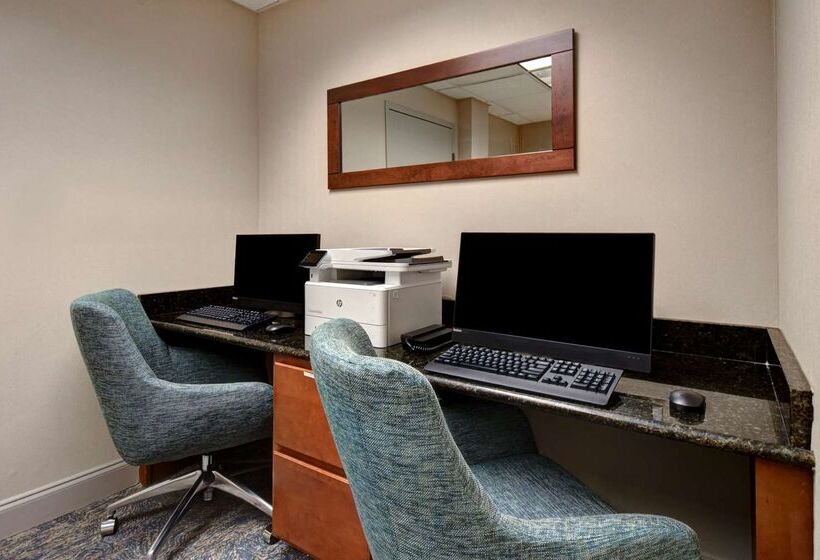 فندق Hilton Garden Inn Ft Myers