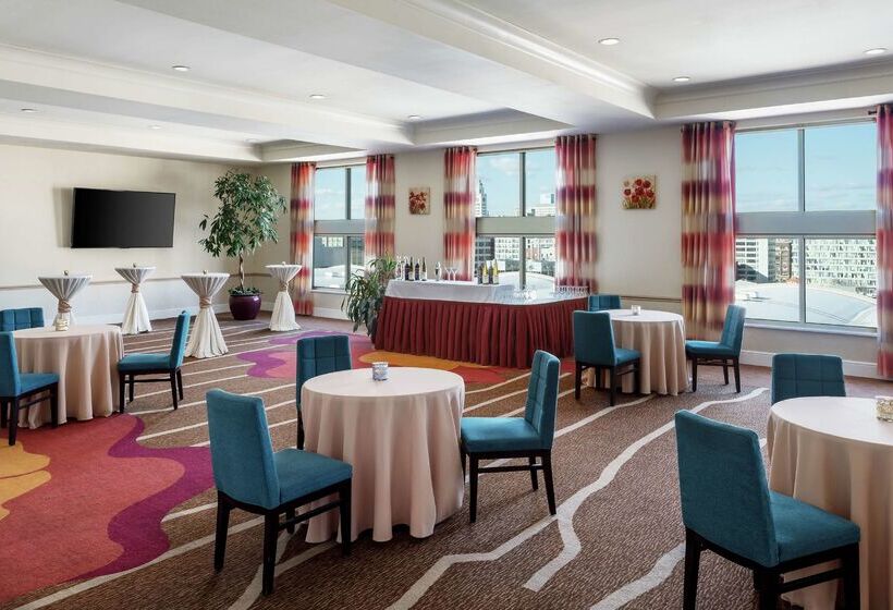 هتل Hilton Garden Inn Philadelphia Center City