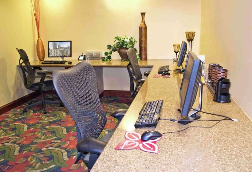 Отель Hilton Garden Inn Philadelphia Center City