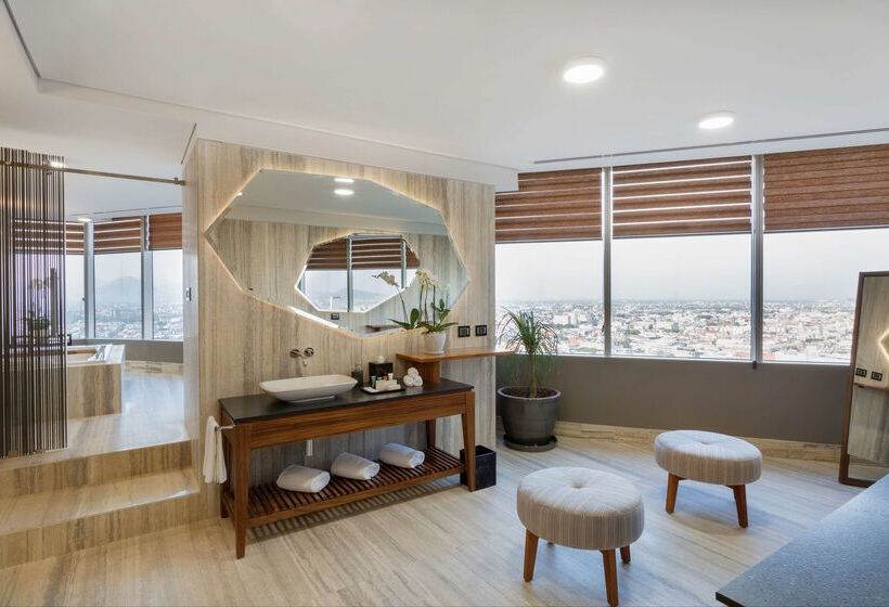 هتل Hilton Mexico City Reforma