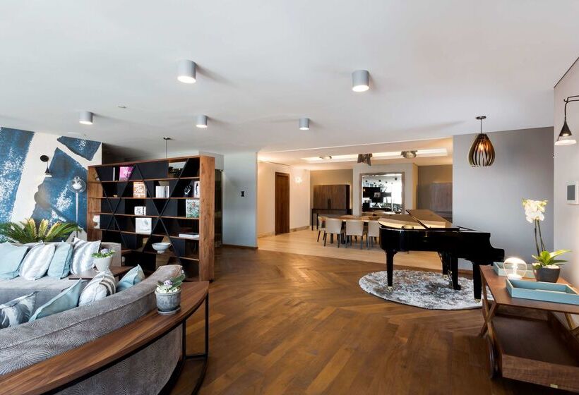 هتل Hilton Mexico City Reforma