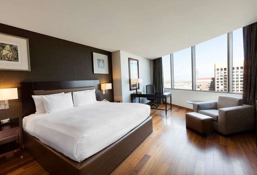 هتل Hilton Mexico City Reforma