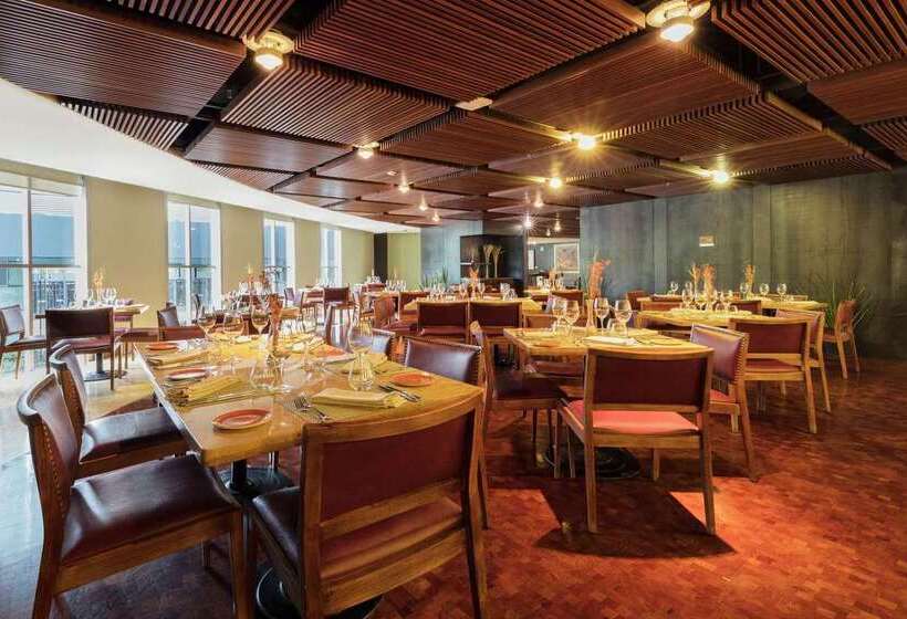 هتل Hilton Mexico City Reforma