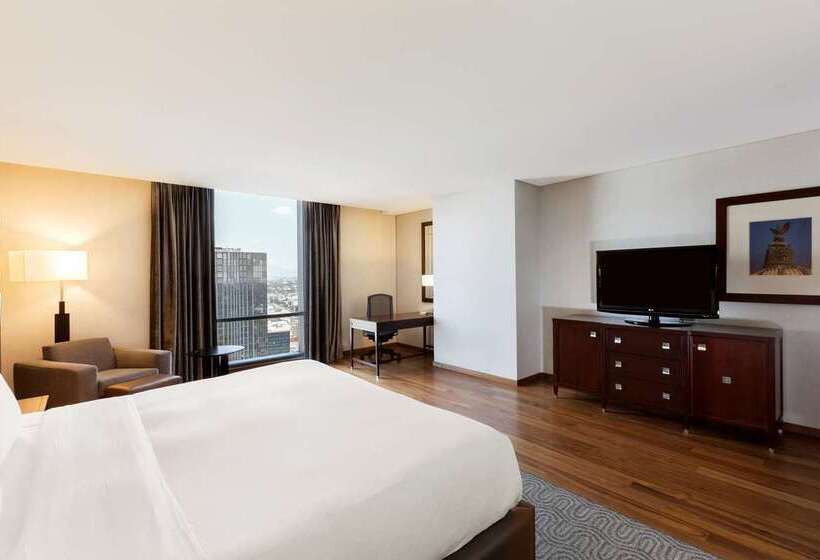 هتل Hilton Mexico City Reforma