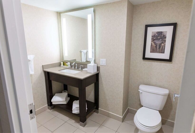 Hilton Niagara Falls/fallsview Hotel & Suites