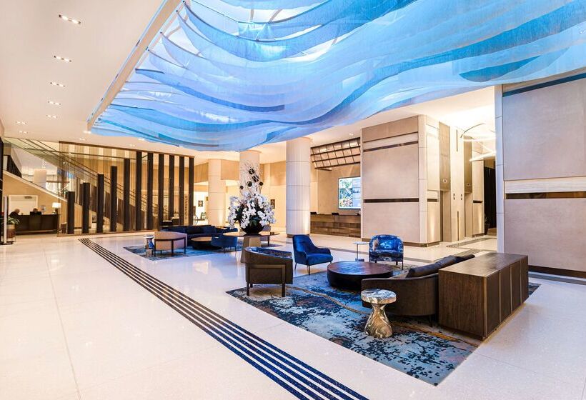 Hilton Niagara Falls/fallsview Hotel & Suites