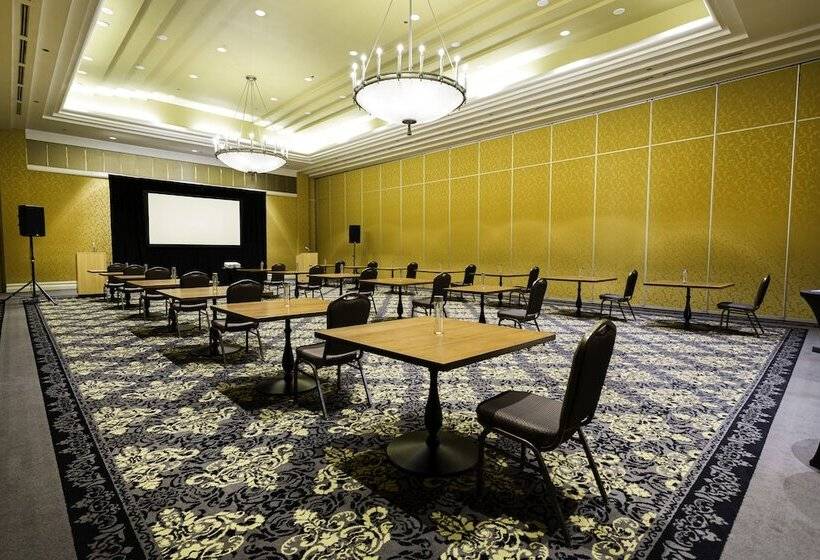 Hilton Niagara Falls/fallsview Hotel & Suites