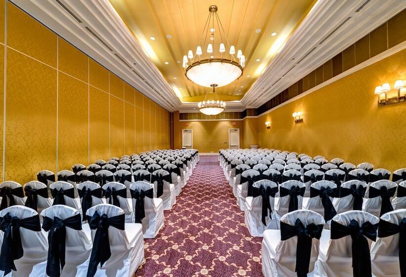 Hilton Niagara Falls/fallsview Hotel & Suites