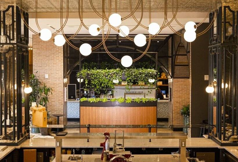 Hilton Niagara Falls/fallsview Hotel & Suites