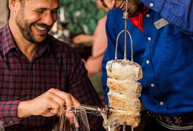 Hilton Niagara Falls/fallsview Hotel & Suites