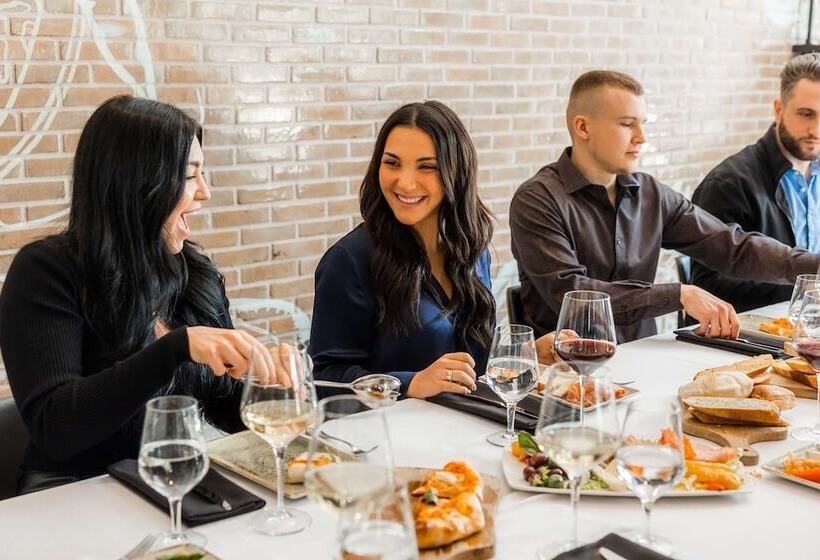 Hilton Niagara Falls/fallsview Hotel & Suites