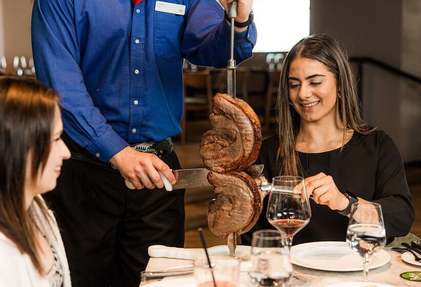 Hilton Niagara Falls/fallsview Hotel & Suites