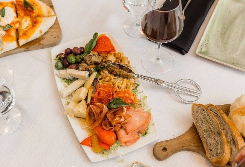 Hilton Niagara Falls/fallsview Hotel & Suites