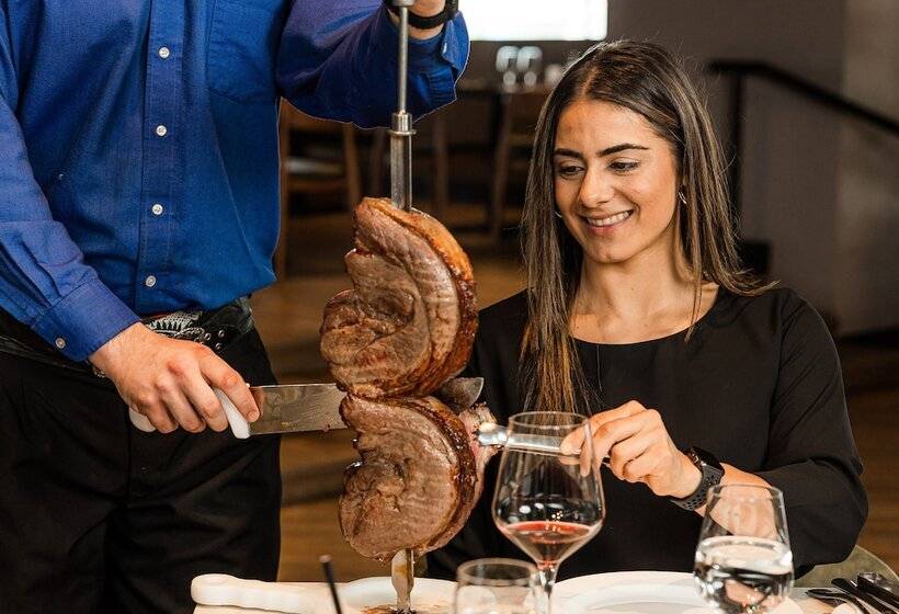 Hilton Niagara Falls/fallsview Hotel & Suites