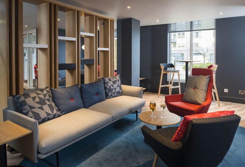 Отель Holiday Inn Express Edinburgh   Leith Waterfront, An Ihg