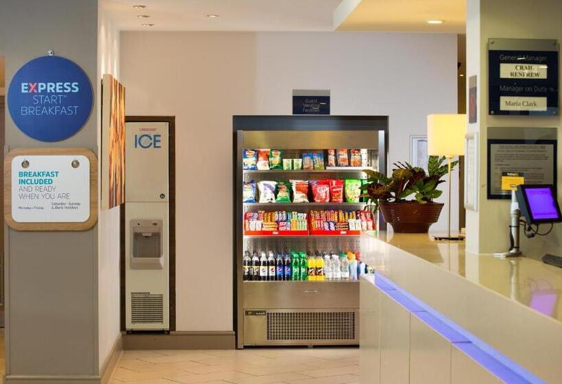 Отель Holiday Inn Express Glasgow Airport, An Ihg