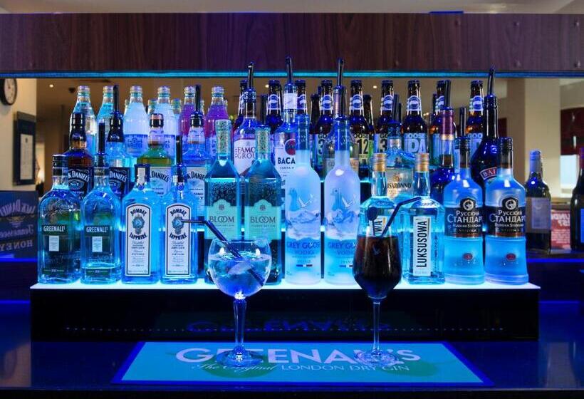 Отель Holiday Inn Express Glasgow Airport, An Ihg