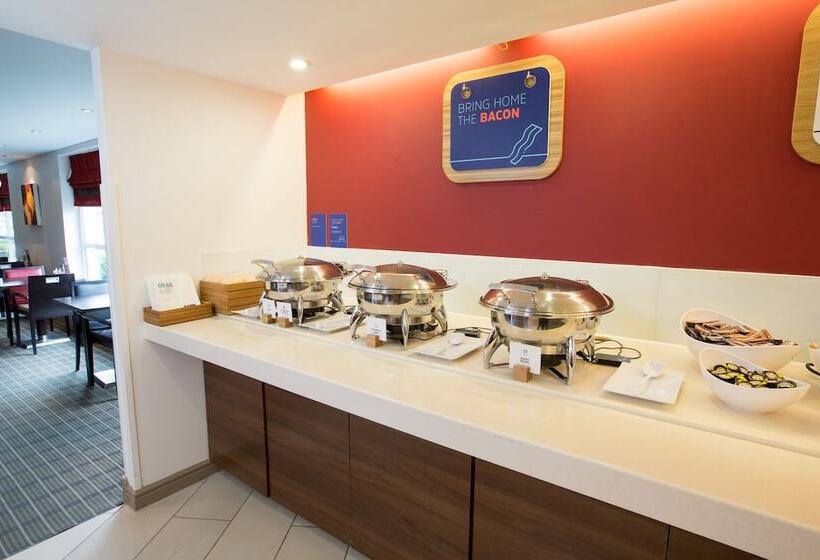 Отель Holiday Inn Express Glasgow Airport, An Ihg