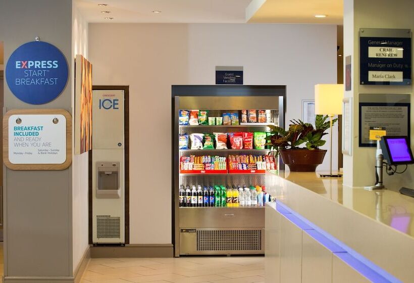 Отель Holiday Inn Express Glasgow Airport, An Ihg