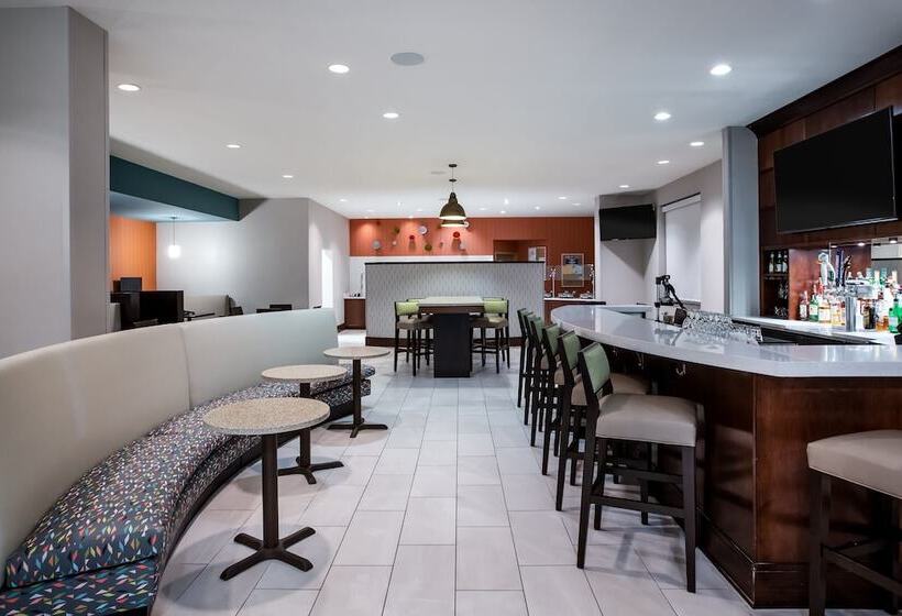 فندق Holiday Inn   Gulfport Airport, An Ihg