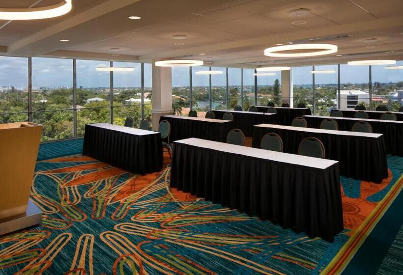 فندق Cirque St. Armands Beachside