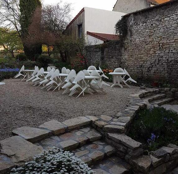 Отель Hôtel De La Ferté