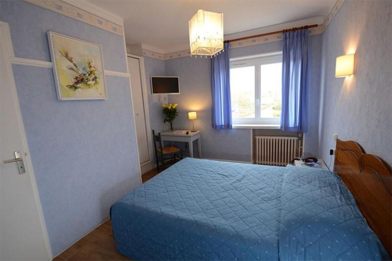 Отель Hôtel De La Ferté