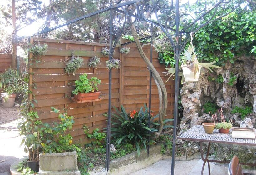 בית מלון כפרי Hôtel Villa La Malouine