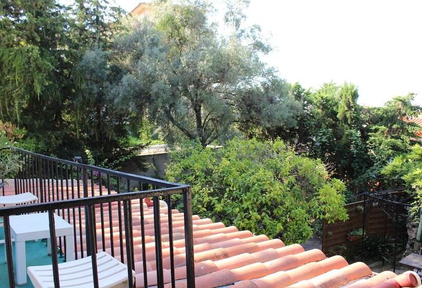 בית מלון כפרי Hôtel Villa La Malouine