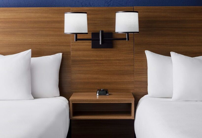 Отель Hyatt Place Across From Universal Orlando Resort