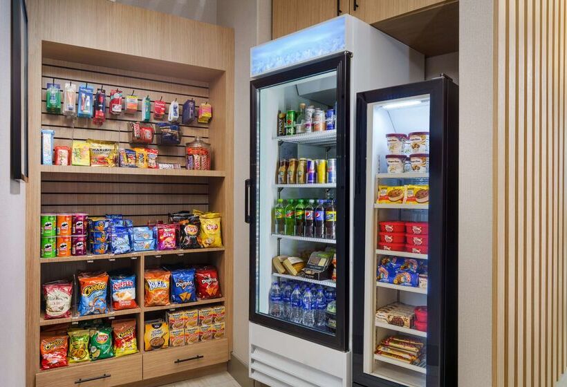 Отель Hyatt Place Across From Universal Orlando Resort