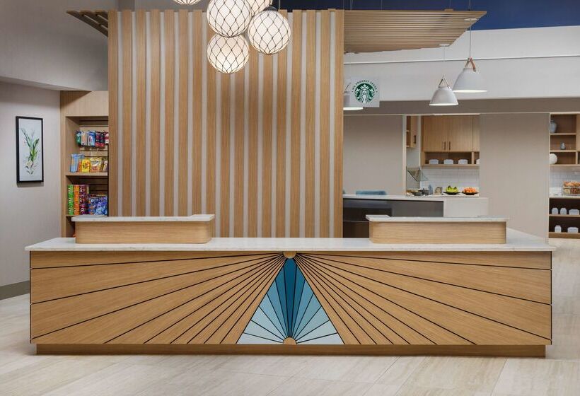 Отель Hyatt Place Across From Universal Orlando Resort