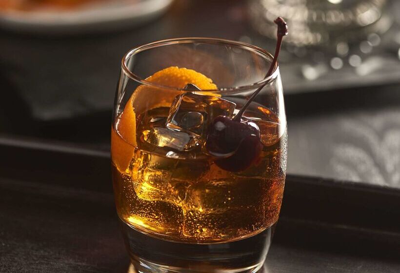 Отель Hyatt Place Across From Universal Orlando Resort