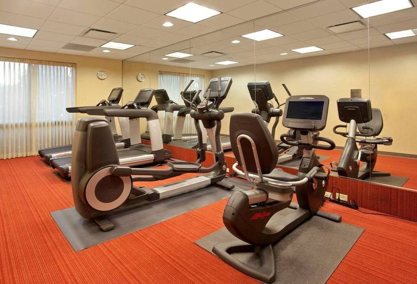 Отель Hyatt Place Across From Universal Orlando Resort