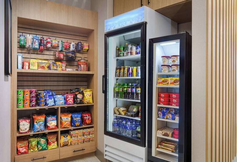 Отель Hyatt Place Across From Universal Orlando Resort