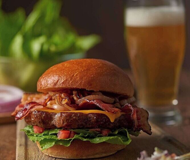 Отель Hyatt Place Across From Universal Orlando Resort