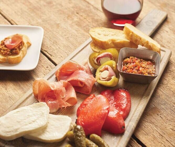 Отель Hyatt Place Across From Universal Orlando Resort