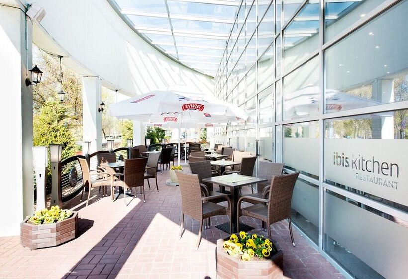 בית מלון כפרי Ibis Poznan Stare Miasto