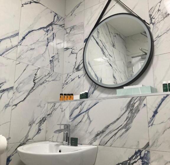 هتل Isaacs Cork City