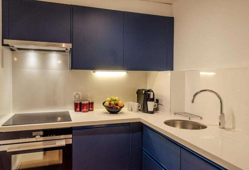 هتل Isaacs Cork City