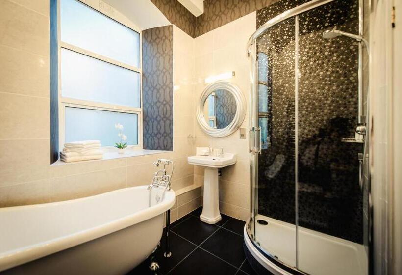 هتل Isaacs Cork City