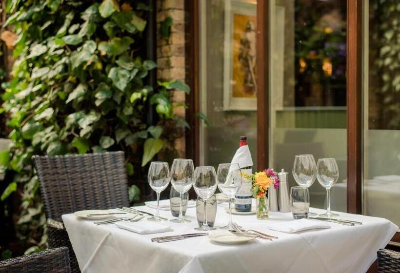 هتل Isaacs Cork City