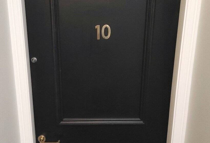 Отель Kilkenny House Boutique