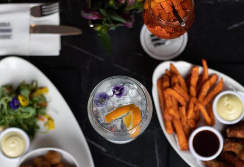 ホテル Killarney Oaks