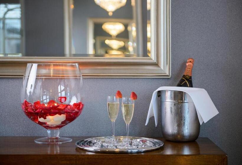 ホテル Killarney Oaks