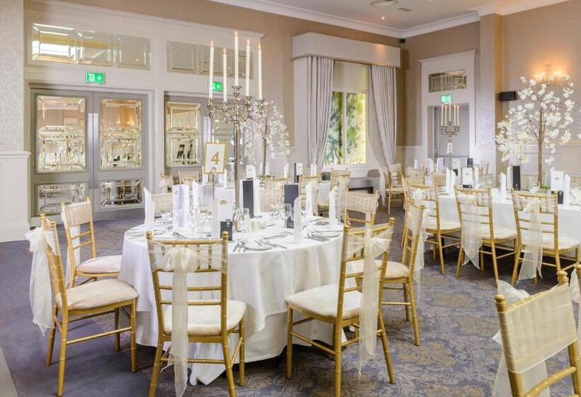 ホテル Killarney Oaks