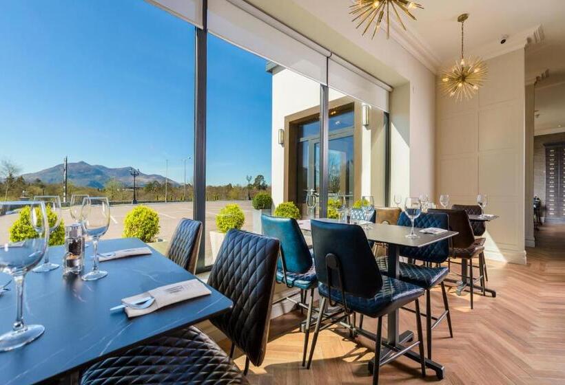 ホテル Killarney Oaks